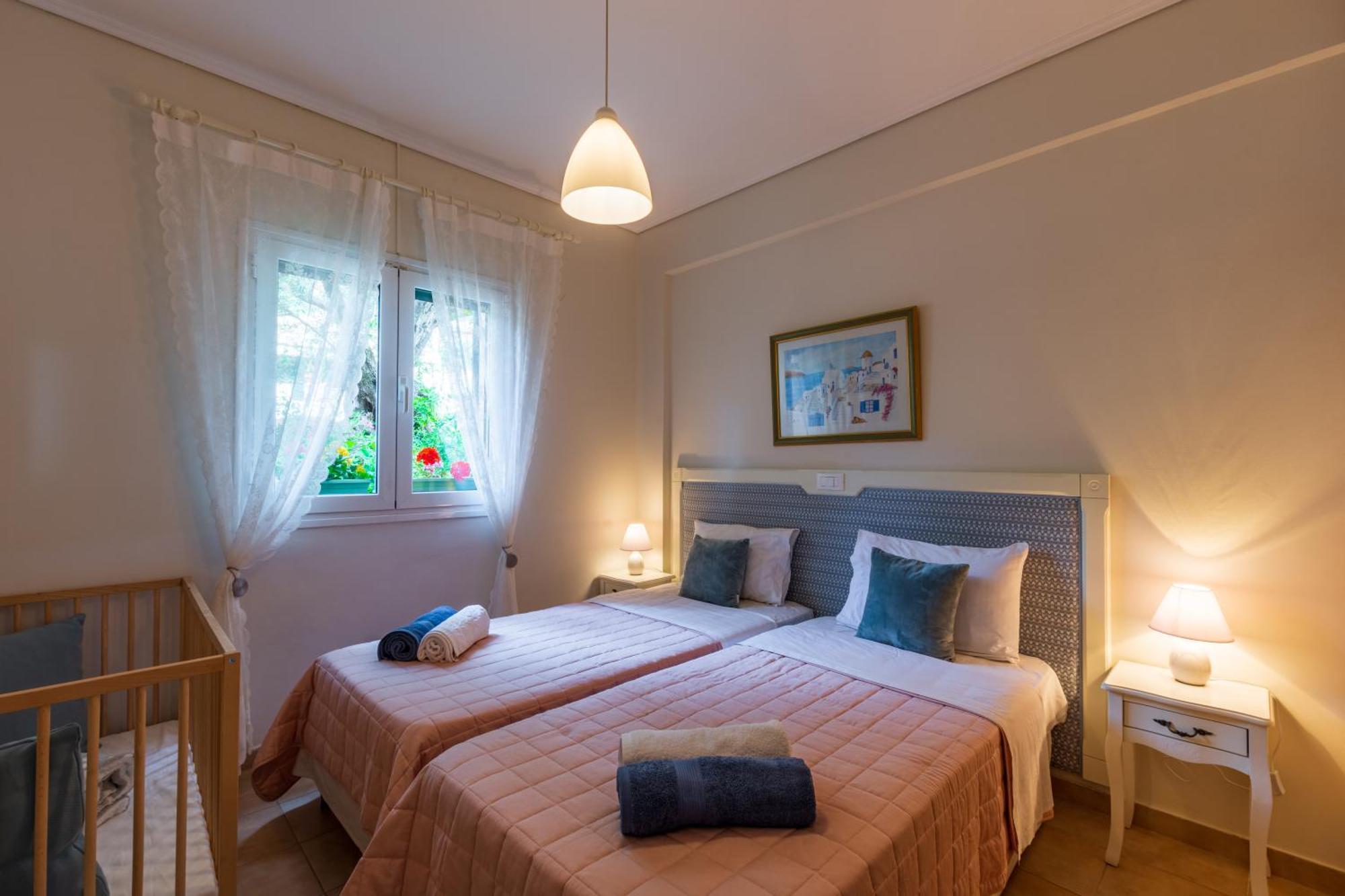 Barbati Seafront Luxury Suites Eksteriør bilde