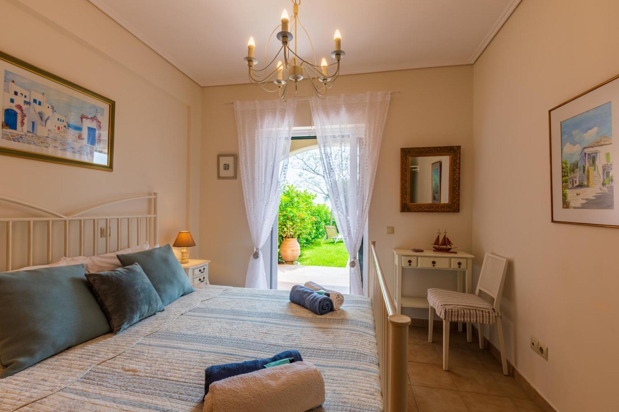Barbati Seafront Luxury Suites Eksteriør bilde
