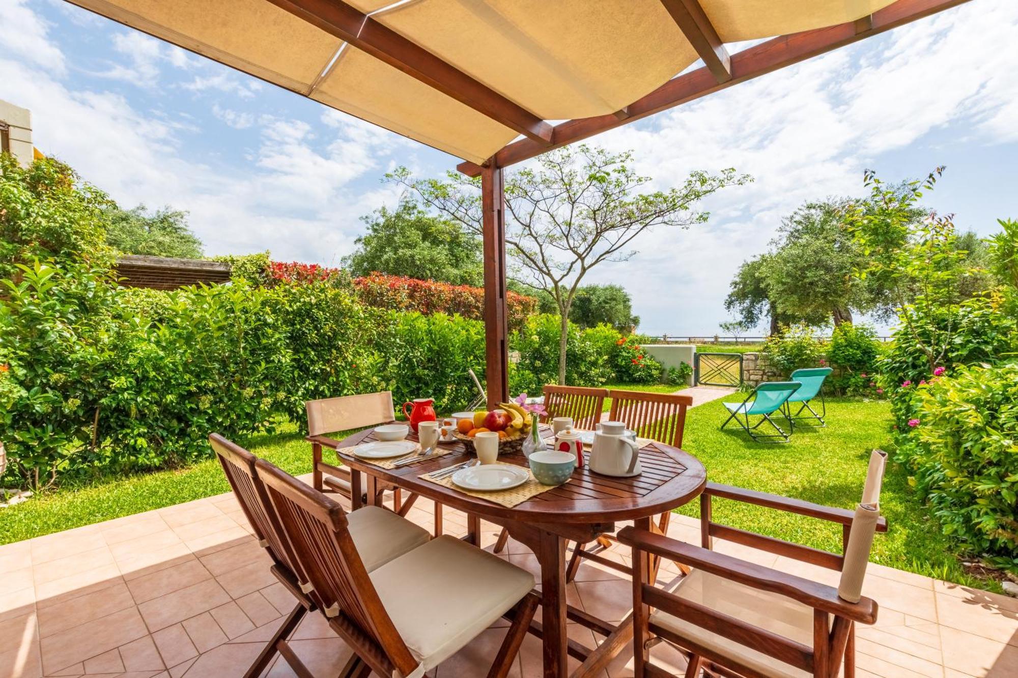 Barbati Seafront Luxury Suites Eksteriør bilde