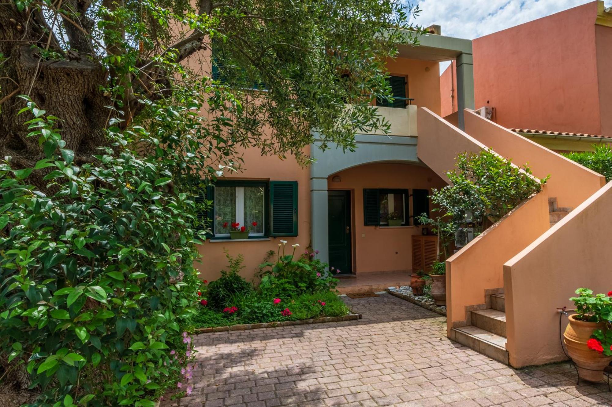Barbati Seafront Luxury Suites Eksteriør bilde