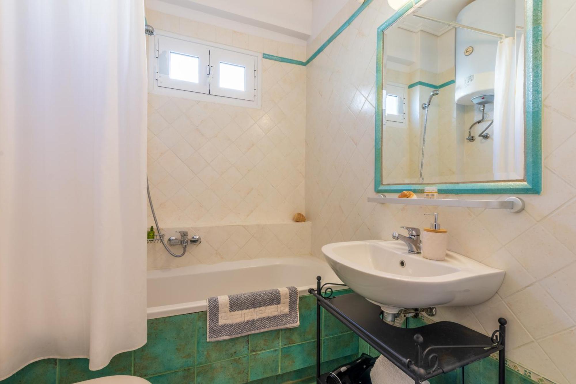Barbati Seafront Luxury Suites Eksteriør bilde