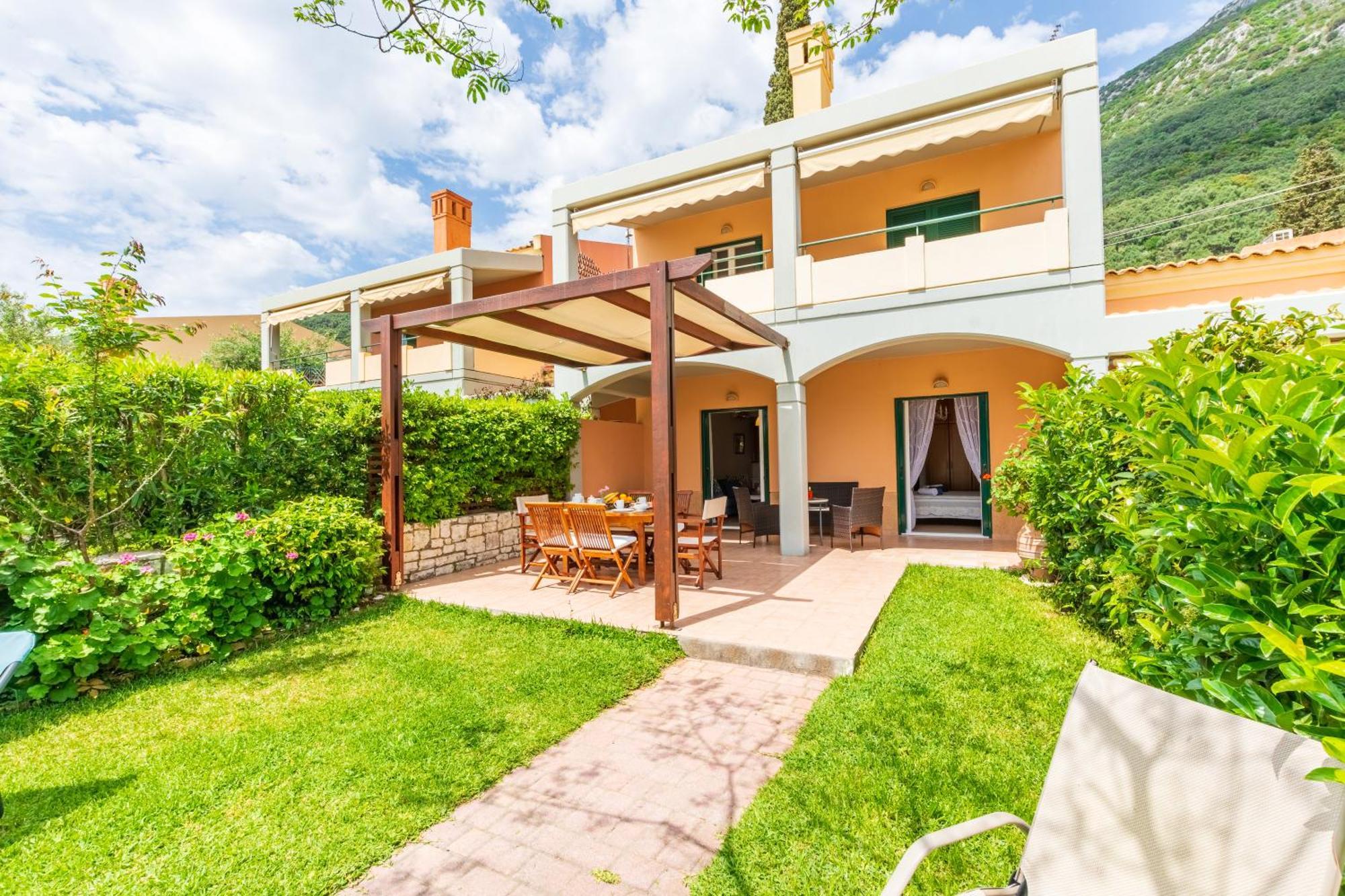 Barbati Seafront Luxury Suites Eksteriør bilde